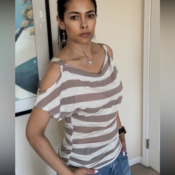 Wet Seal Size M striped cold shoulder top size M - Picture 3 of 6